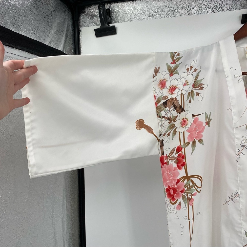 Vintage Kimono Women One Size Japanese White Poly Floral Coverup Asian Botanical - Picture 3 of 11